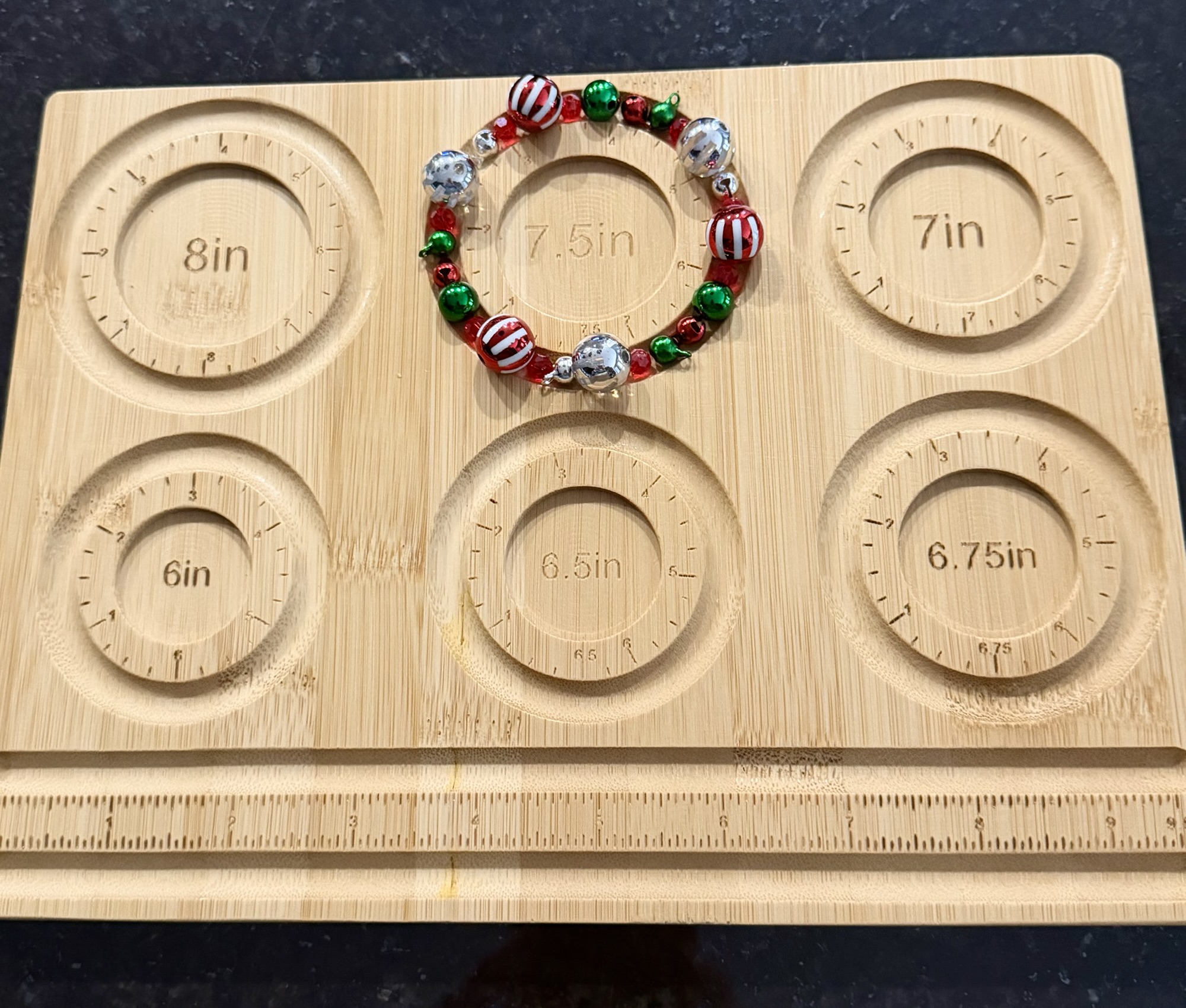 Christmas Strtech Fun Christmas Stretch Bracelets | Creating Me